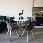Apartament Oliwka Z Prywatnym Miejscem Postojowym